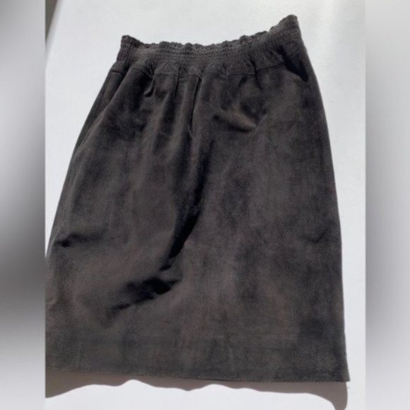 [SOLD] Vintage Black Genuine Suede Elasticated Waist Skirt Size Medium to Large - Picture 3 of 16